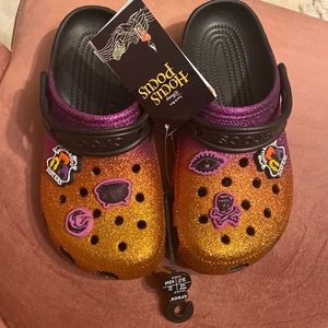 Brand New Disney Hocus Pocus Crocs Size 6